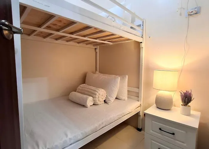 Mansion 3br Balcony -100sqm -freeparking -pet -moa Apartment Manila